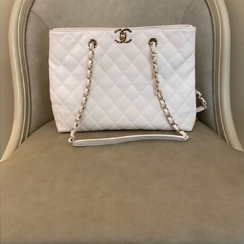 Chanel White Quilted Shoulder Bag